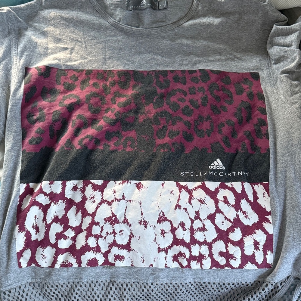 Stella McCarthy adidas Gray Top with Red and White Leopard Print